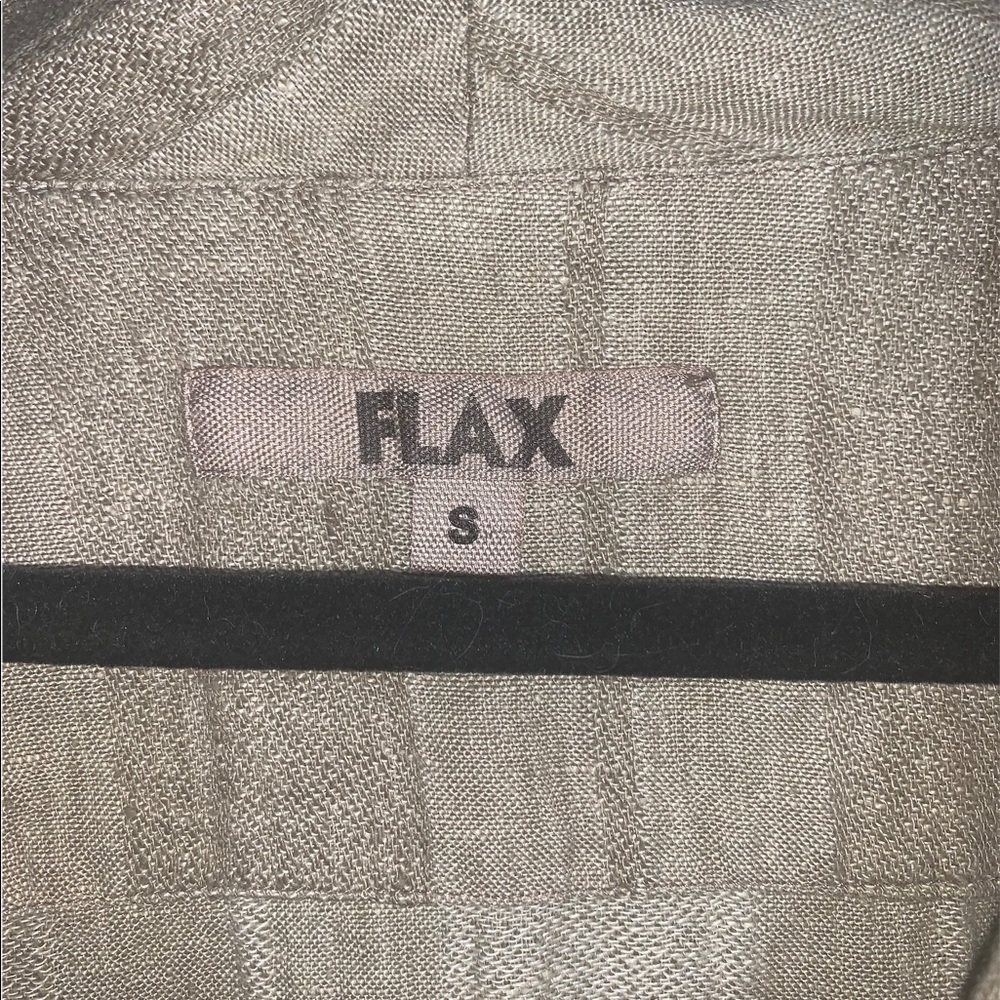 Flax Linen Button Down With Pockets - Picture 5 of 6